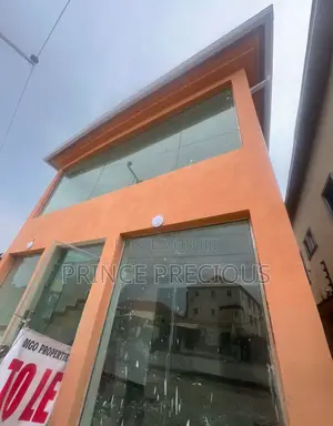 Spacious Space for Any Commercial Use