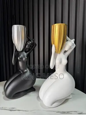 Grayscale Lady ( Huge Figurine )