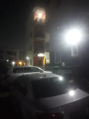 Solar-powered Cctv + High-beam Street Light
