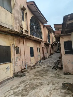 18bdrm Block of Flats in Ajegunle, Alakuko for sale