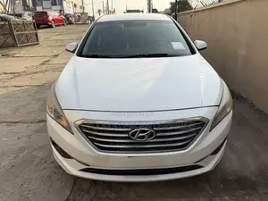 Hyundai Sonata Limited Sedan FWD (2.4L 4cyl 6A) 2016 White