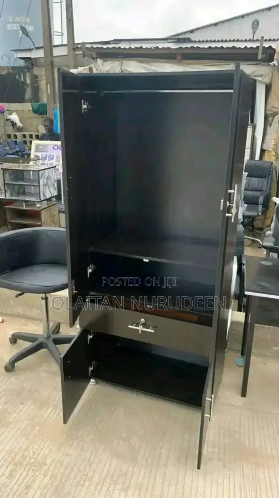 32inches Wardrobe