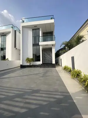 5bdrm Duplex in Chevron for sale