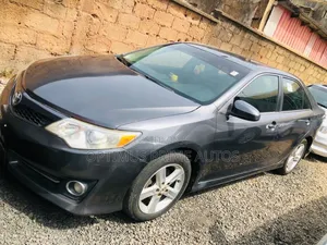 Toyota Camry SE 4dr Sedan (2.5L 4cyl 6A) 2014 Gray