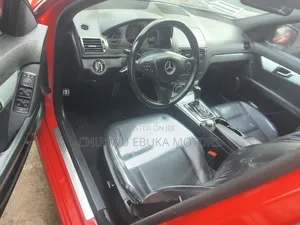 Mercedes-Benz C300 Luxury Sedan AWD (3.0L 6cyl 7A) 2008 Red