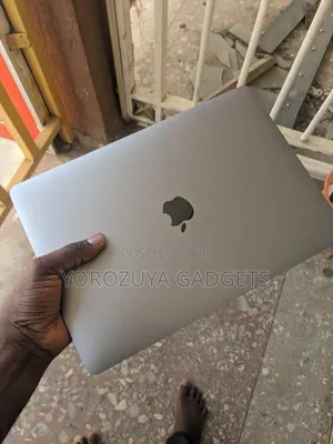 Laptop Apple MacBook Pro 2020 16GB Apple M1 SSD 512GB