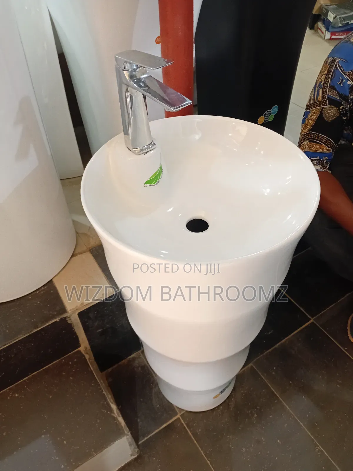 Executive Standing Basin