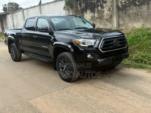 Toyota Tacoma SR5 2021 Black
