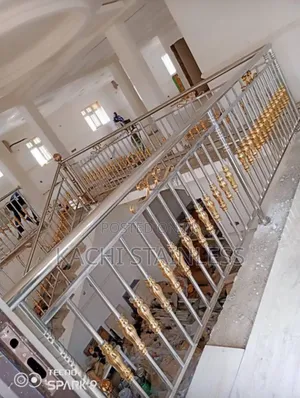 Stainless Hand Railings and Cubicle
