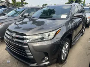 Toyota Highlander 2018 Brown