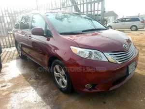 Toyota Sienna LE 8 Passenger (3.5L 6cyl 6A) 2016 Red