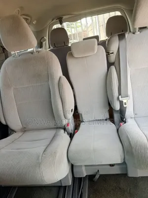 Toyota Sienna LE 8 Passenger (3.5L 6cyl 6A) 2016 Red