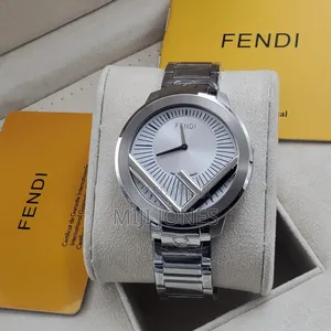 *Fendi Women’S Battery‐Powered Chain‐Strap Watch*