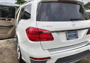 Mercedes-Benz GL-Class GL550 4MATIC 4dr SUV AWD (4.7L 8cyl Turbo 7A)