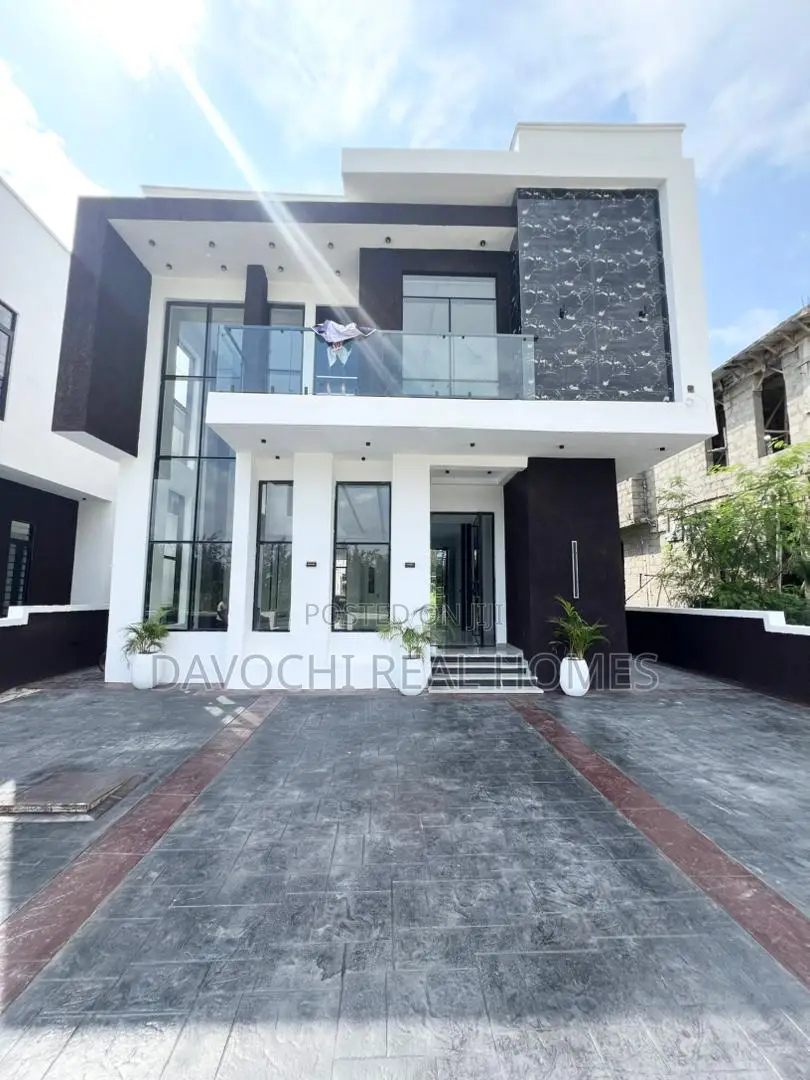 Luxurious 5 Bedroom Fully Detached Duplex With Bq