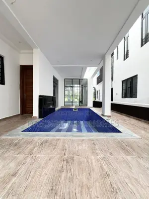 Luxurious 5 Bedroom Fully Detached Duplex With Bq