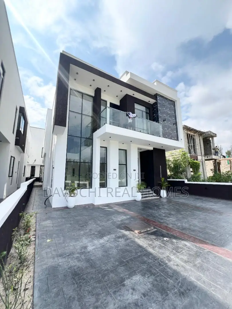 Luxurious 5 Bedroom Fully Detached Duplex With Bq