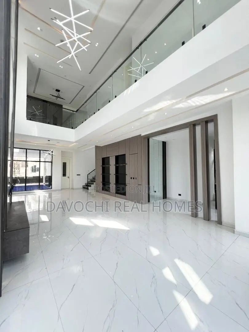 Luxurious 5 Bedroom Fully Detached Duplex With Bq