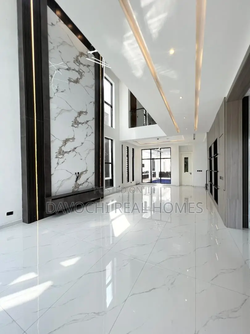 Luxurious 5 Bedroom Fully Detached Duplex With Bq