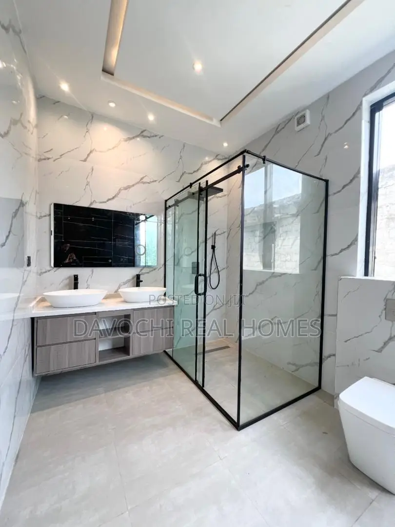 Luxurious 5 Bedroom Fully Detached Duplex With Bq