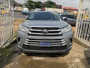 Toyota Highlander 2018 Silver