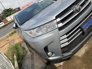 Toyota Highlander 2018 Silver