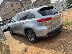 Toyota Highlander 2018 Silver