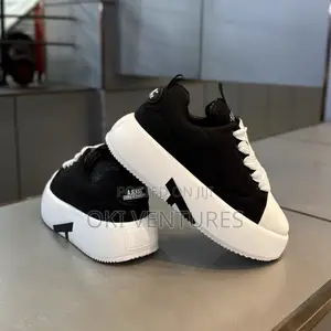 Ajekke Sneakers