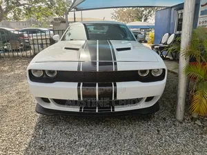Dodge Challenger GT AWD 2017 White