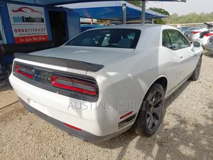 Dodge Challenger GT AWD 2017 White