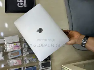 Laptop Apple MacBook Pro 2018 8GB Intel Core I5 SSD 256GB