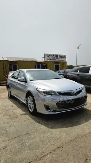 Toyota Avalon XLE Sedar FWD (3.5L 6cyl 6A) 2013 Silver