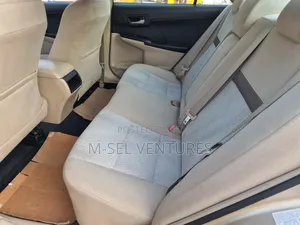 Toyota Camry LE 4dr Sedan (2.5L 4cyl 6A) 2013 Gold