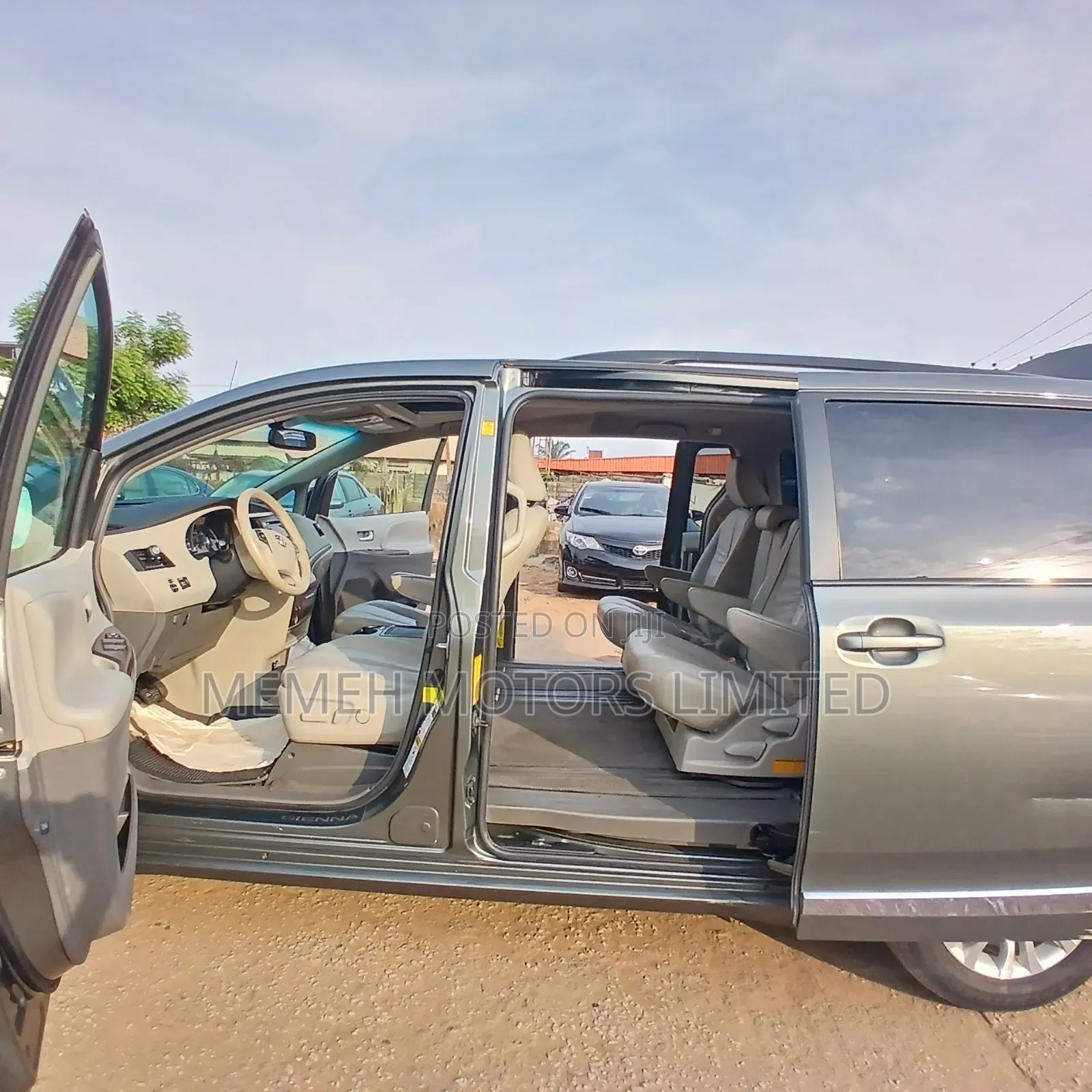Toyota Sienna 2012 Green