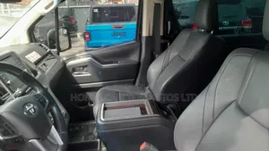 Toyota Granvia 2023 Black