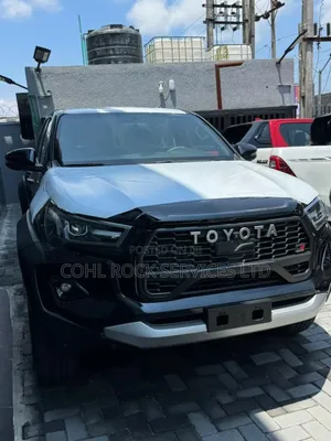 New Toyota Hilux 2024 Black