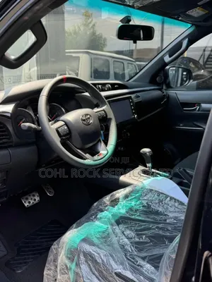 New Toyota Hilux 2024 Black