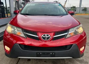 Toyota RAV4 XLE 4dr SUV (2.5L 4cyl 6A) 2014 Red