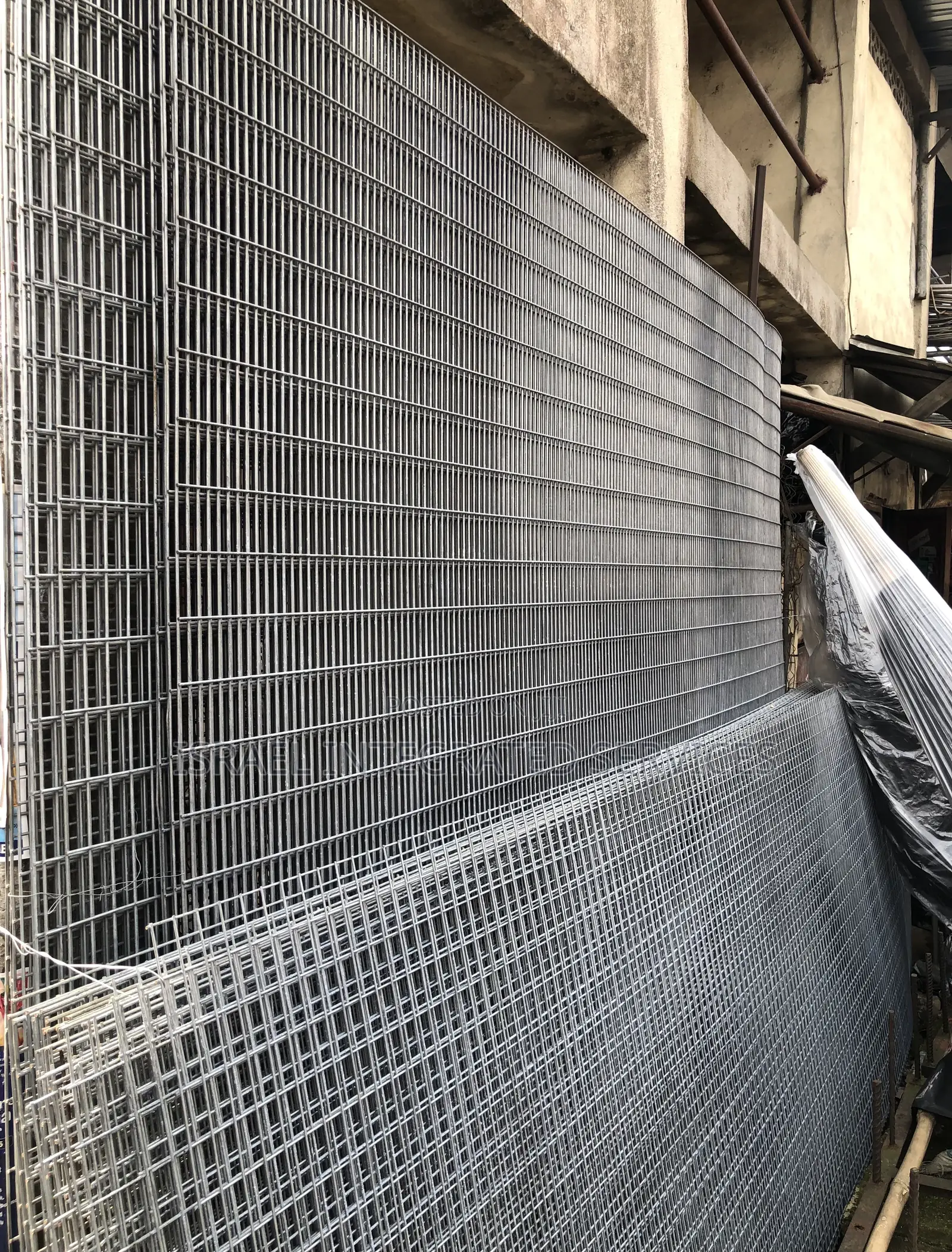 Galvanized Welded Wire Mesh Panel (9 X 8ft )