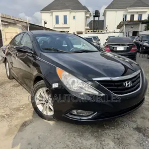 Hyundai Sonata SE Sedan FWD (2.4L 4cyl 6A) 2011 Black