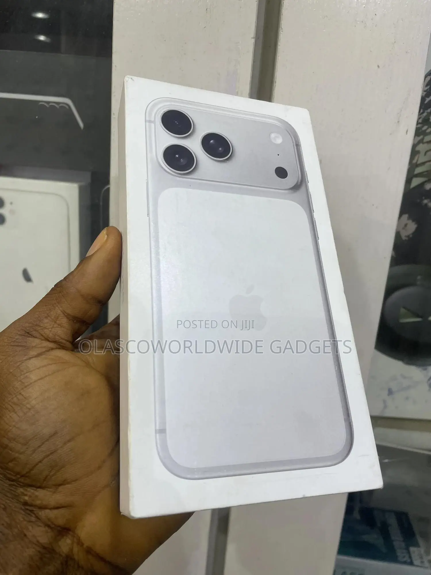 New Apple iPhone 17 Pro Max 256 GB Silver