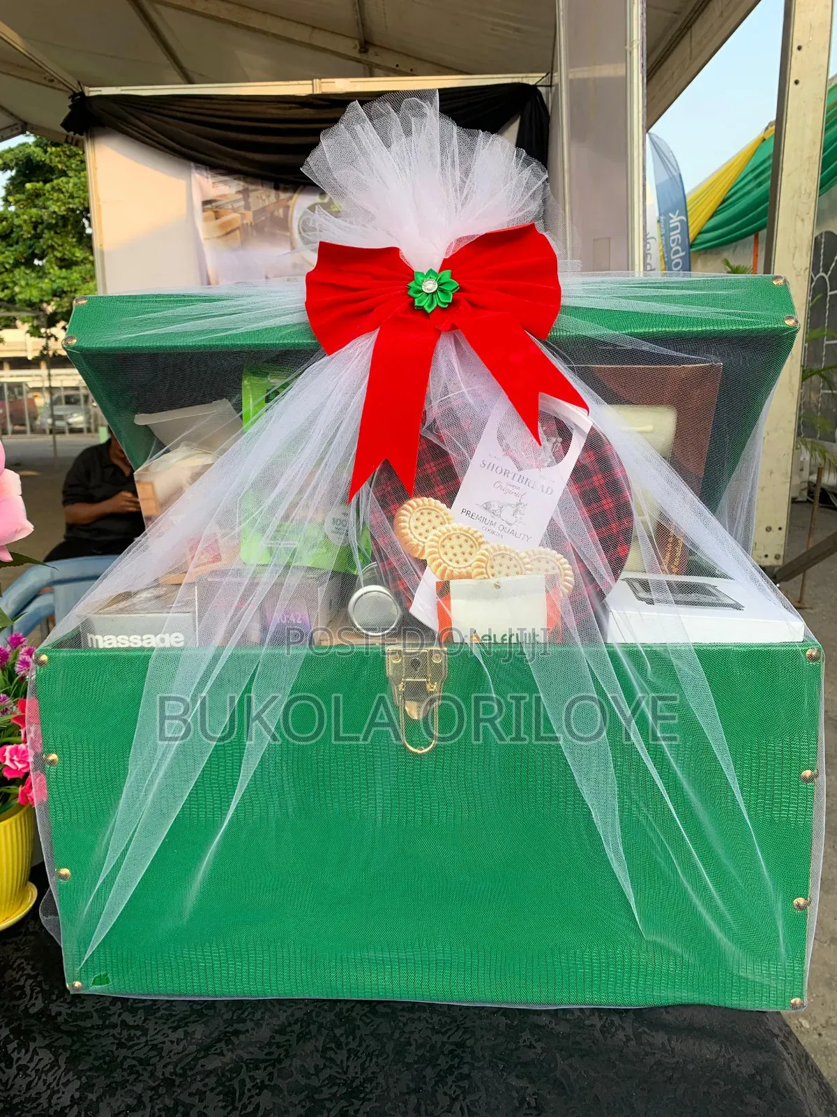 Berry Gold Gift Hamper Package