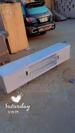 6 Fit White Console