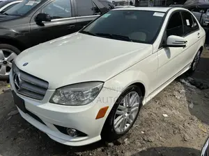 Mercedes-Benz C300 Luxury 4Matic Sedan AWD (3.0L 6cyl 7A) 2010 White