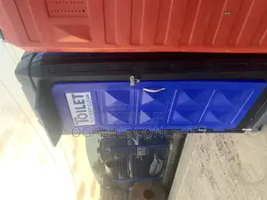 Mobile Toilet With Roof Tank