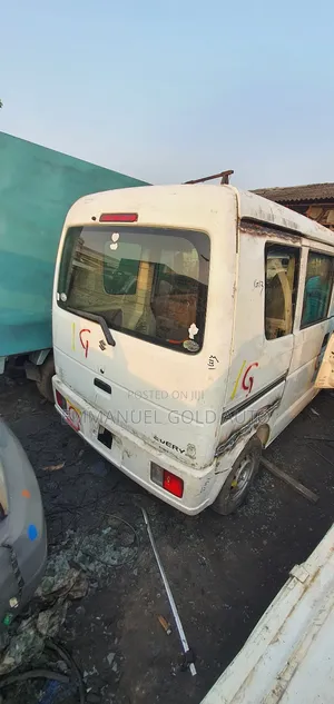 Suzuki APV Minibus 2010 White