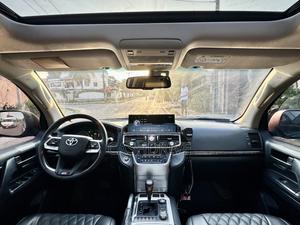 Toyota Land Cruiser 2022 Black