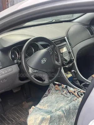 Hyundai Sonata GLS Sedan FWD (2.4L 4cyl 6A) 2013 Silver