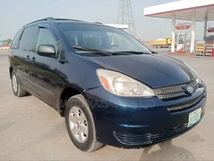 Toyota Sienna LE FWD 2006 Blue