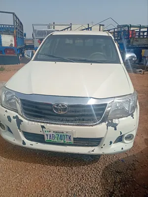 Toyota Hilux 2.0 VVT-i 2012 White
